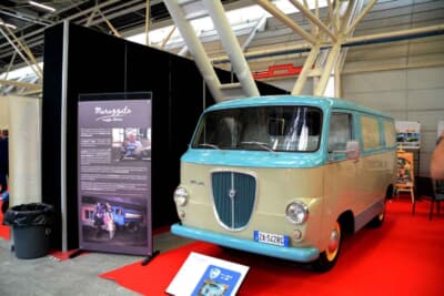 1959 年から 1963 年にかけて生産した商用車のランチア「ジョリー」