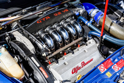 V6エンジンは吸気系などに手が入れられている