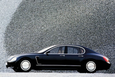 1999年ジュネーヴ・ショーで発表されたコンセプトカー、EB218はEB118の4ドア版