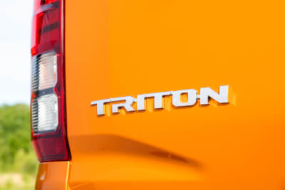 新型三菱トライトンGSRのエンブレム