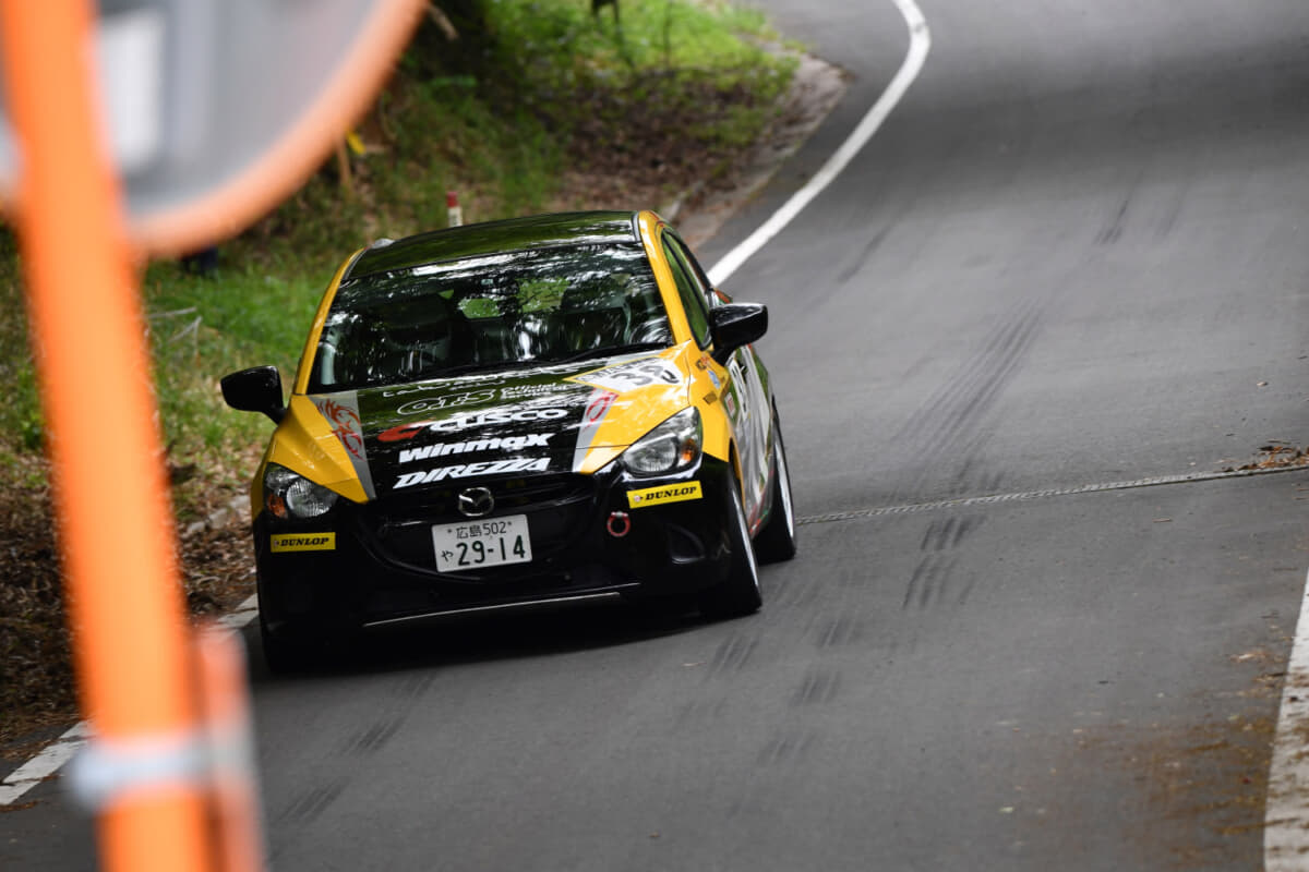 ラリー、ダートトライアル、ジムカーナの地方選手権もしくは全日本選手権においてステップアップを目指す若手ドライバーを支援する