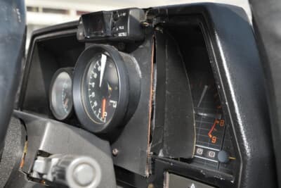速度計はウルトラのメーターをベースにギアとタイヤ外径の偏差を入力して正確に表示