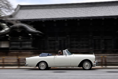 現代の東京都内、あるいは高速道路でも流れを充分にリードできる速さも体感させてくれる