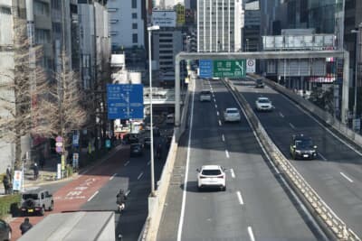 首都高速3号渋谷線のセルリアンタワー前。今回の試乗では高速道路を回避したが、C1やC2など廻る環状線へと繋がる