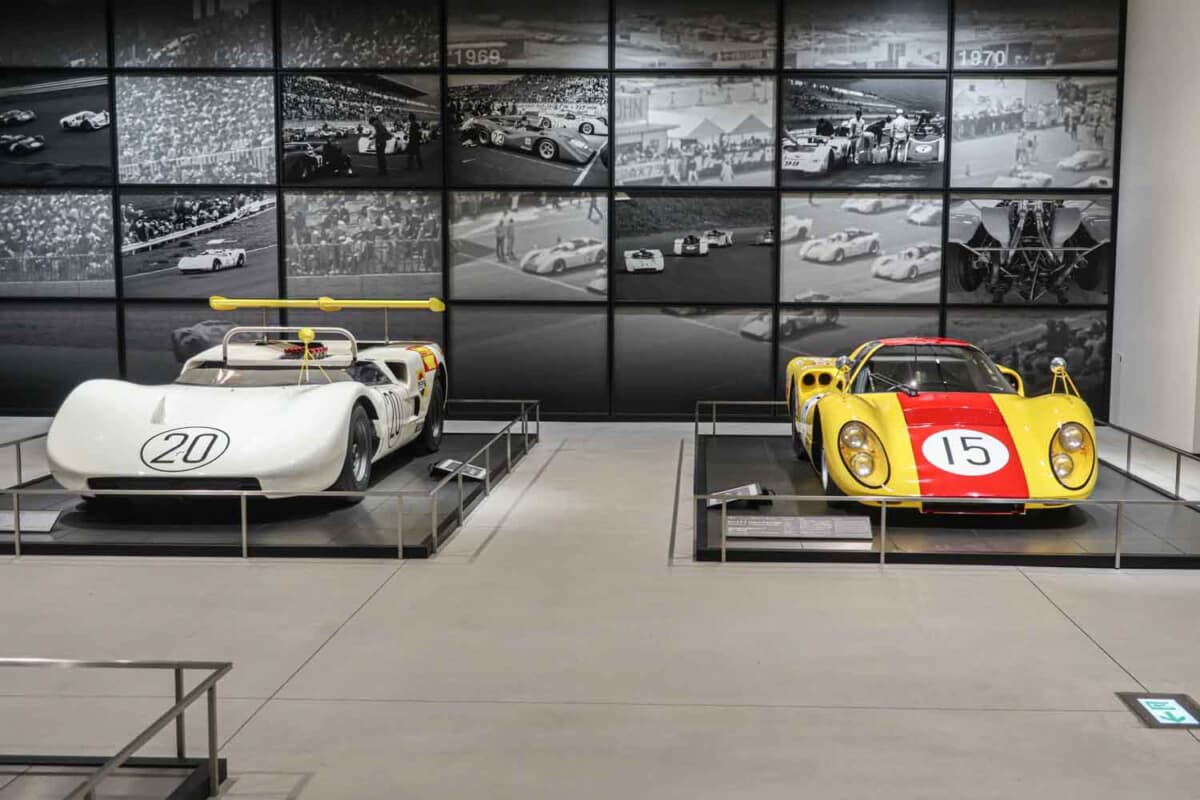1968年日本グランプリ優勝車である日産R381の隣には、今回の入れ替えで同レース総合10位、Ⅰクラスで優勝を飾ったダイハツのP5レーシングカーが登場している
