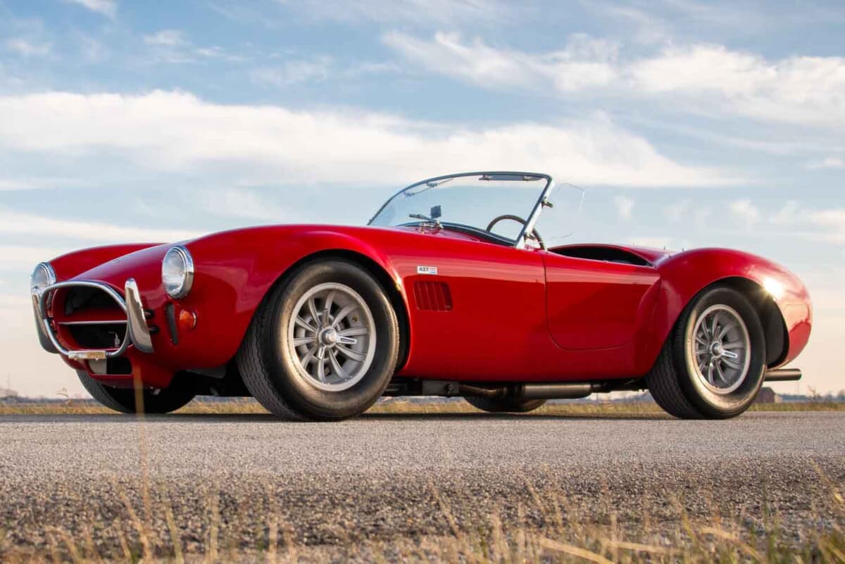 約1億8000万円！ 特別なシェルビー「427コブラ」の心臓は7リッターの 