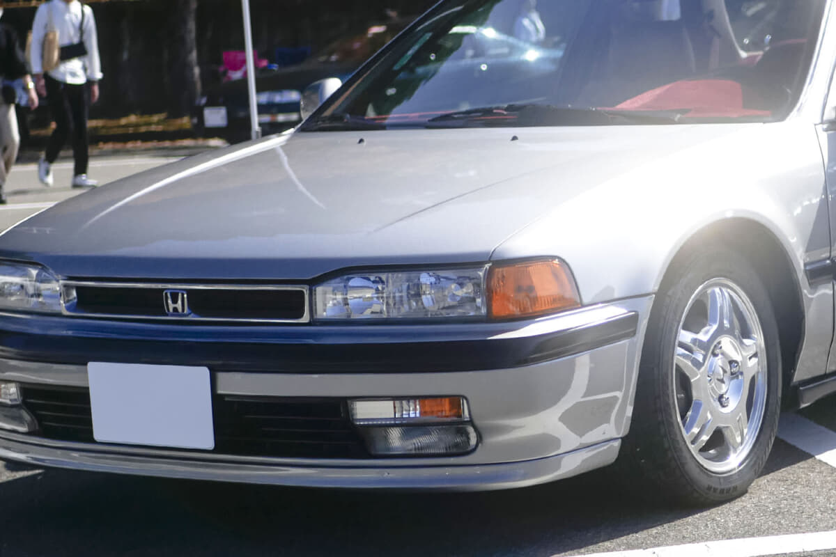 左ハンドルの激レア ホンダ「アコードクーペ」はもと息子の愛車！「部品取り車を1台手に入れて純正に戻して復活させました」 AUTO