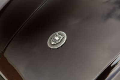 4万250ユーロ（邦貨換算約660万円）で落札されたジャガー「XJR-S6.0」（C）Courtesy of RM Sotheby's