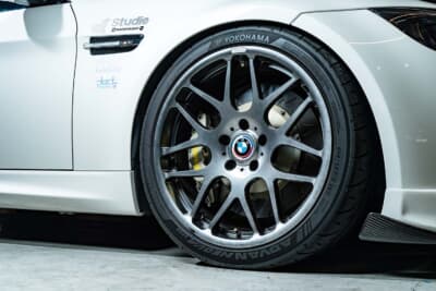 BMW M3のホイールはNEEZ EUROCROSSをセレクト
