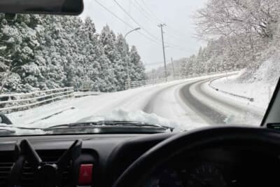 毎年のように聞く雪道での事故。スタッドレスタイヤの正しい保管方法を知ることで、より安全なカーライフを送ることができるはず