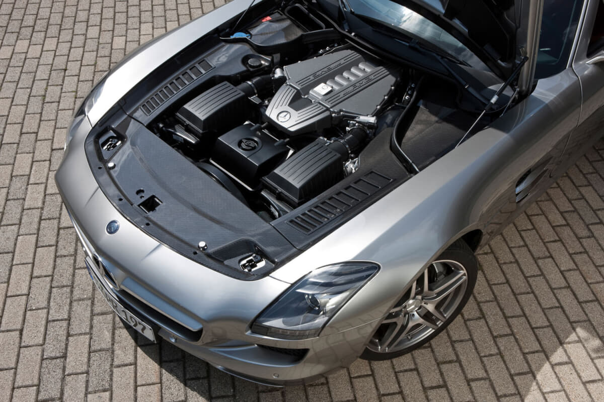 SLS AMGのエンジンは、フリードリッヒ・アイヒラー博士が3年の歳月をかけて独自で開発した芸術作品である