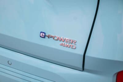 日産ノート e-POWER 4WD：状況に応じてモーターの出力を瞬時に調整することで、常時安定感のある走行を実現