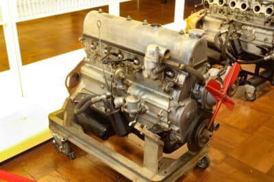 排気量1989cc、152psを6800rpmで発生させ、トルクは18.1kgmをマークしたGR7B型エンジン。日本グランプリのGT-IIクラスに搭載された