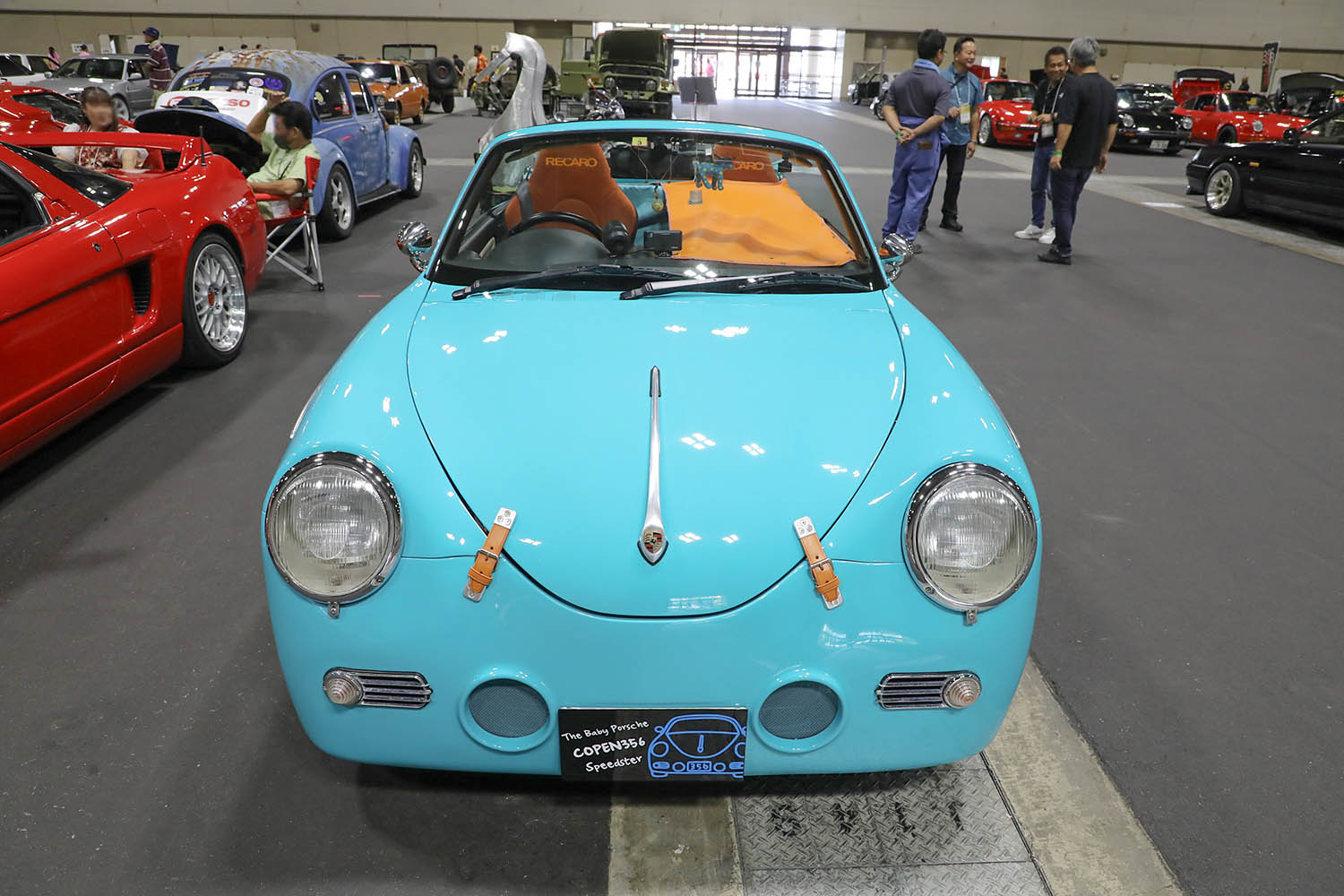ダイハツ「コペン」が150万円でポルシェ「356」に！ 完全再現されたレプリカの秘策は「純正パーツ」だった!? AUTO MESSE