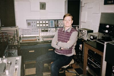 ザ・ホワイトストライプスの4枚目のアルバム『エレファント』は、ロンドンのToe Rag Studiosで2週間かけて録音された