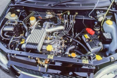 スバル プレオRS：スバルの軽自動車伝統の4気筒エンジンにDOHCスーパーチャージャーを組み合わせる