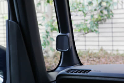 ホンダ3代目N-BOXカスタム：ピタ駐ミラーは左フロントタイヤ周りを映してくれる、狭いすれ違いや駐車場で重宝するアイテム