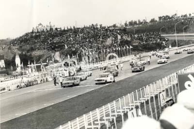 1964年の日本グランプリのスタート前のグリッド
