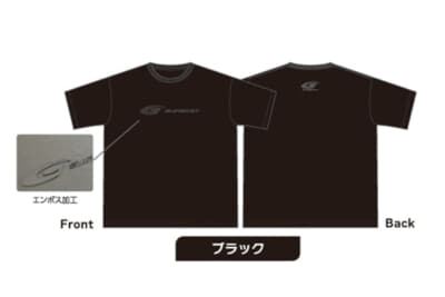エンボス加工でSUPER GTロゴを表現したビッグシルエットシャツ。価格は5500円（消費税込）