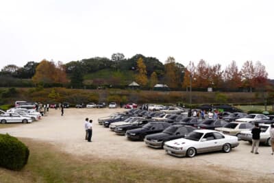 みやま公園での開催は去年に続いて2回目。日産 レパード F31のオーナーを中心に、様々な車種のオーナーも参加した