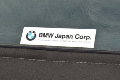 BMWジャパンステッカーを貼る