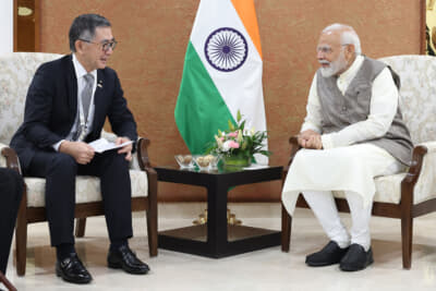 インドのモディ首相と会談する鈴木俊宏社長