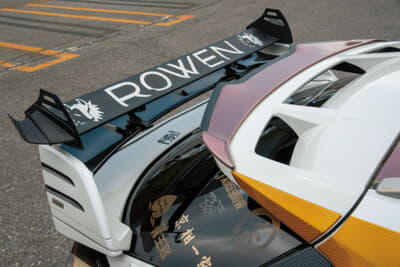 トヨタ C-HR：リアウイングはROWENのステッカーでアクセントを施す